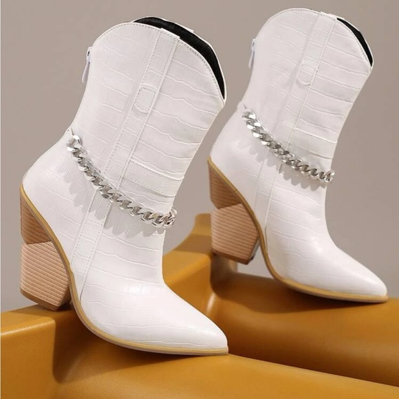 Adorable white ankle booties with chain! - Picture 2 of 4